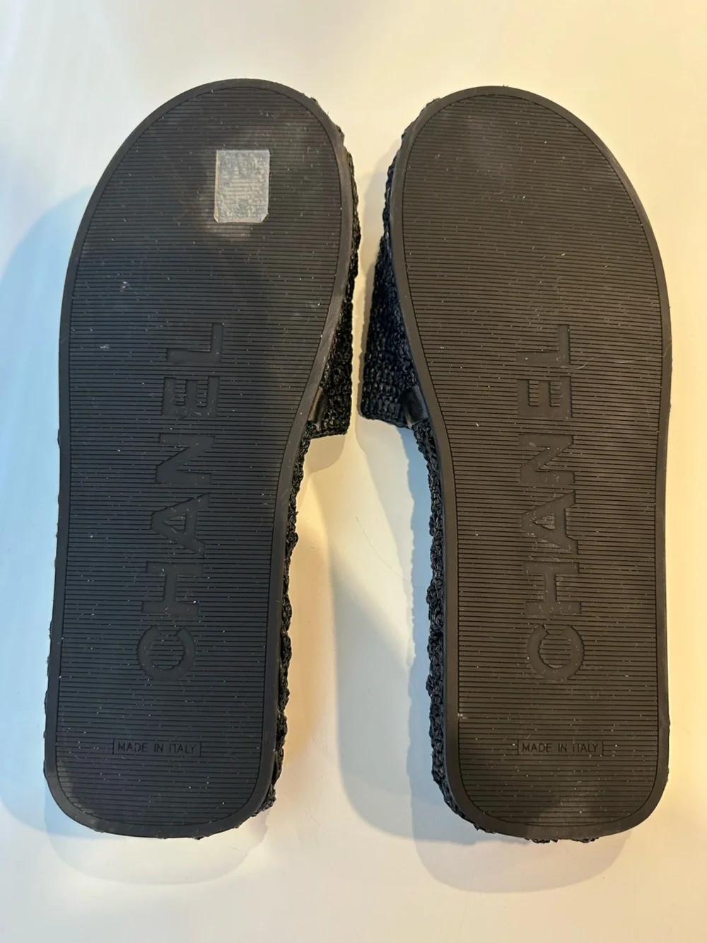 CHANEL Black Raffia Crochet Slide Mules with Gold CC Sandals Size 42. US 10 - Picture 2 of 4